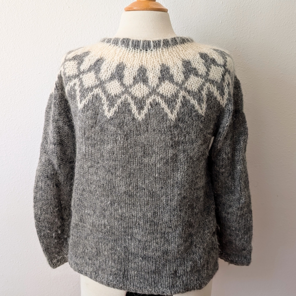 Icelandic Gray and White Patterned Sweater - Picture 5 of 6